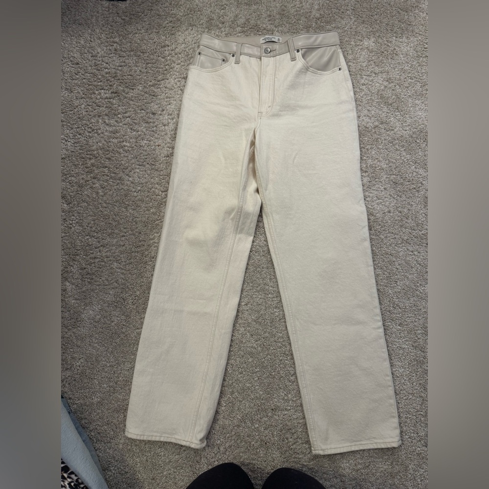 Abercrombie & Fitch Women's Cream Straight Leg Jeans